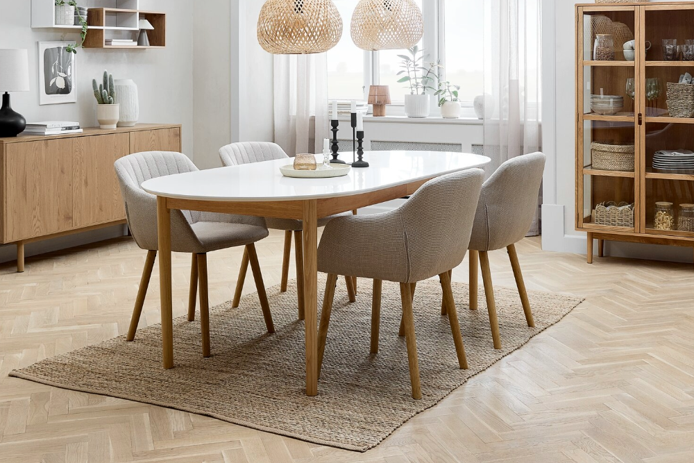 Blagovaonski stolovi i stolice