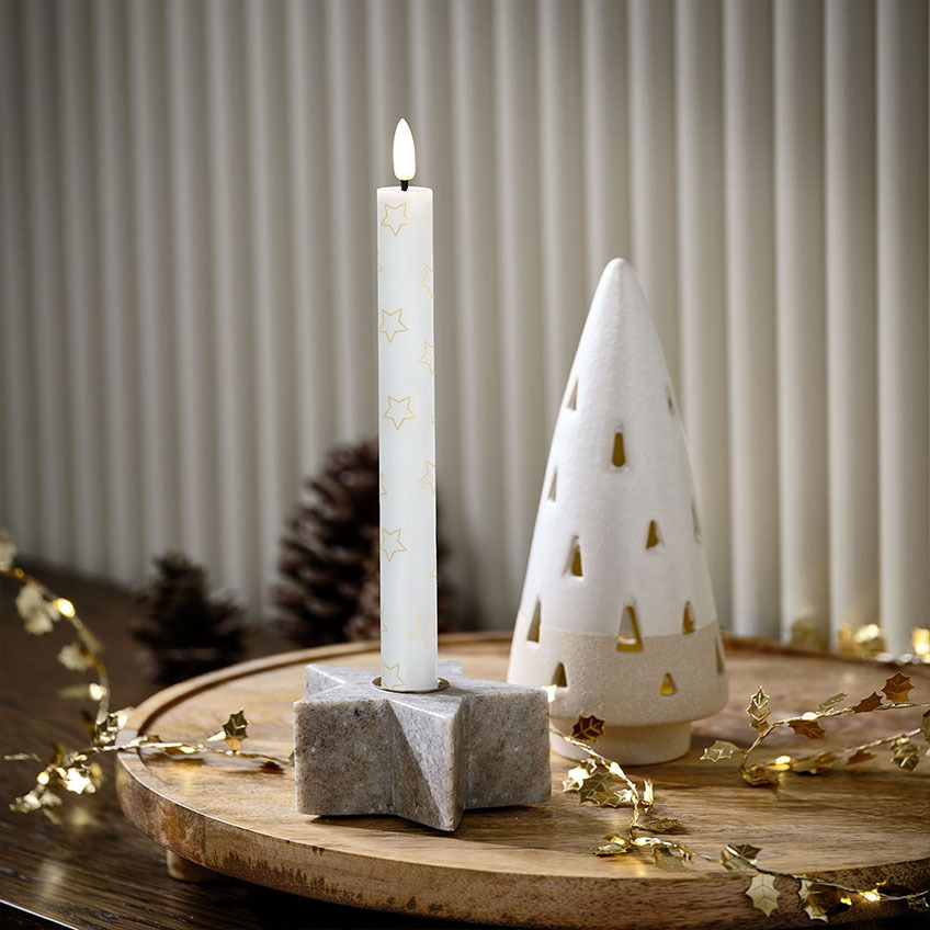 Svijećnjak u obliku zvijezde sa svijećom i keramičkim božićnim drvcem s LED svjetlom