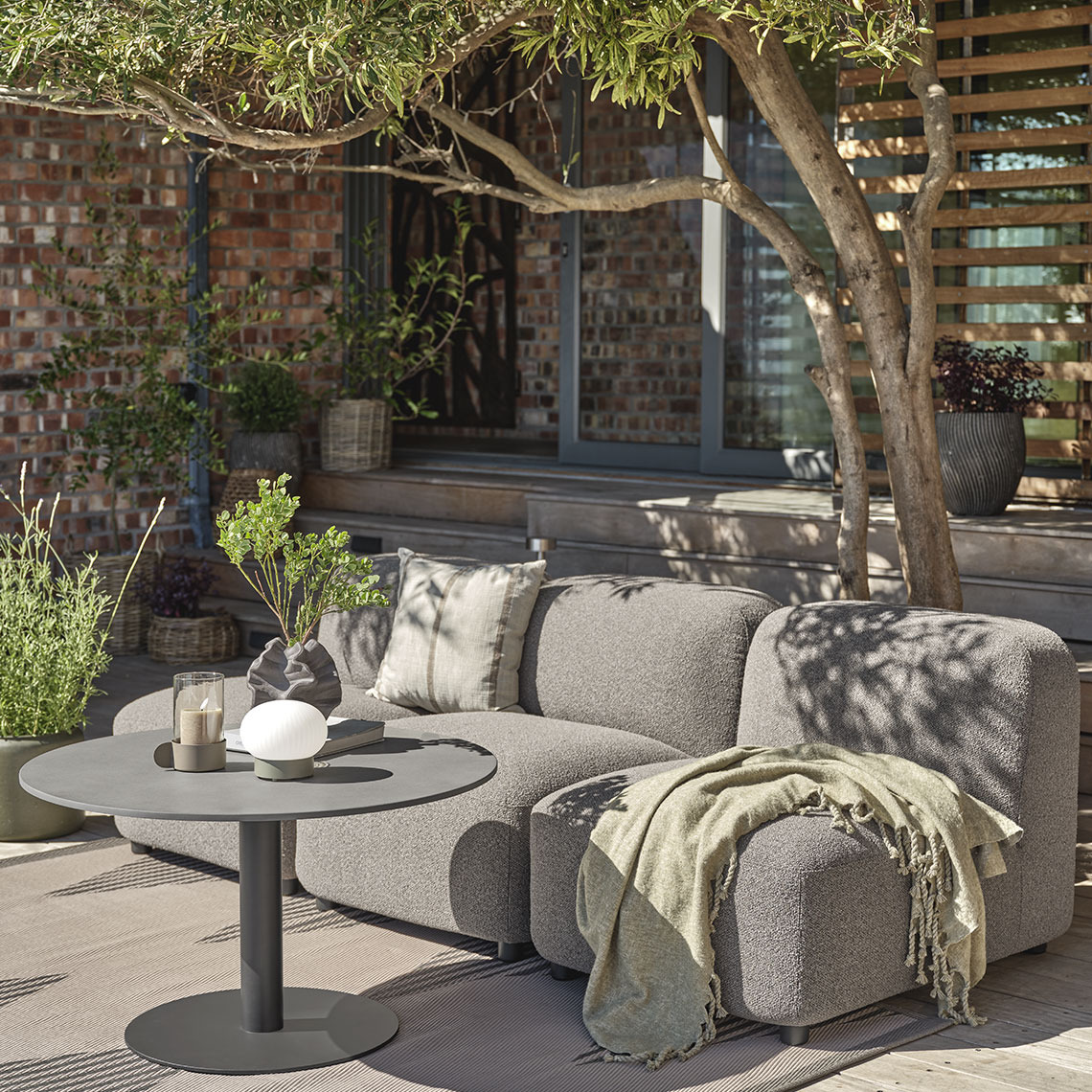 Kauč ​​za odmor od brzosušećeg materijala