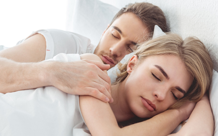 8 savjeta za dijeljenje kreveta s partnerom