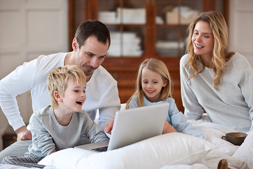 Obitelj istražuje online